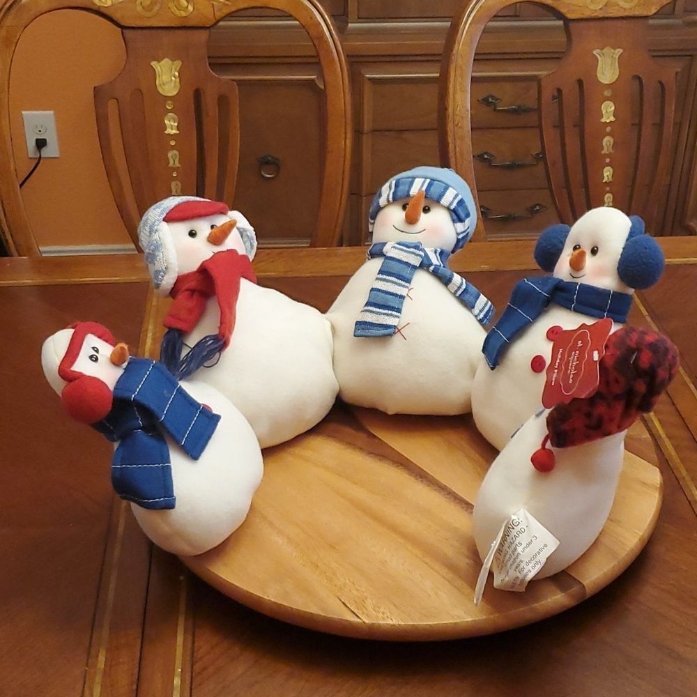 St Nicholas Square Holiday Pillow - Picture 4 of 5
